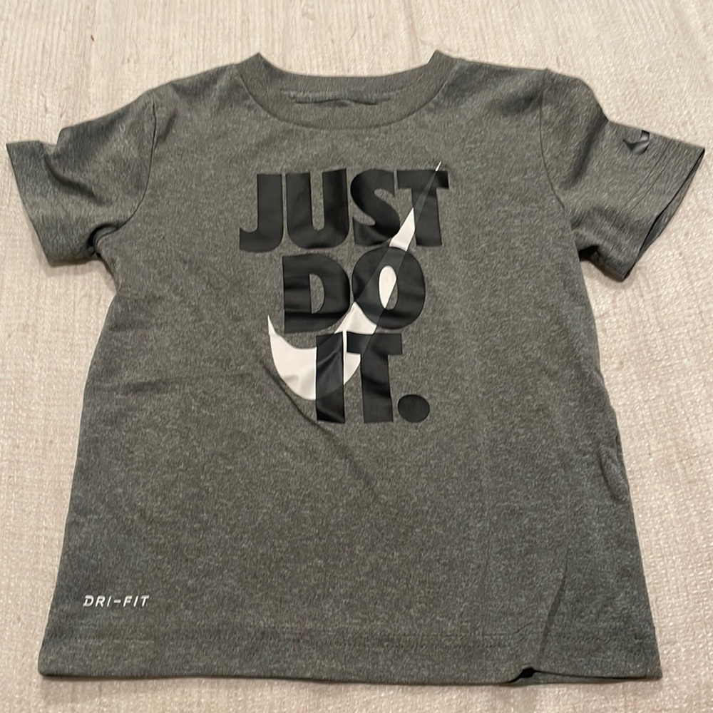 Nike dry fit t-shirt